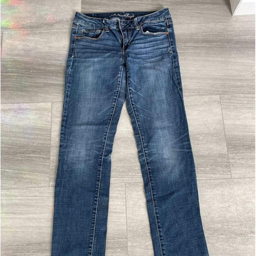 AE Skinny Jeans. Size 8L. Super stretch. Blue Excellent condition.